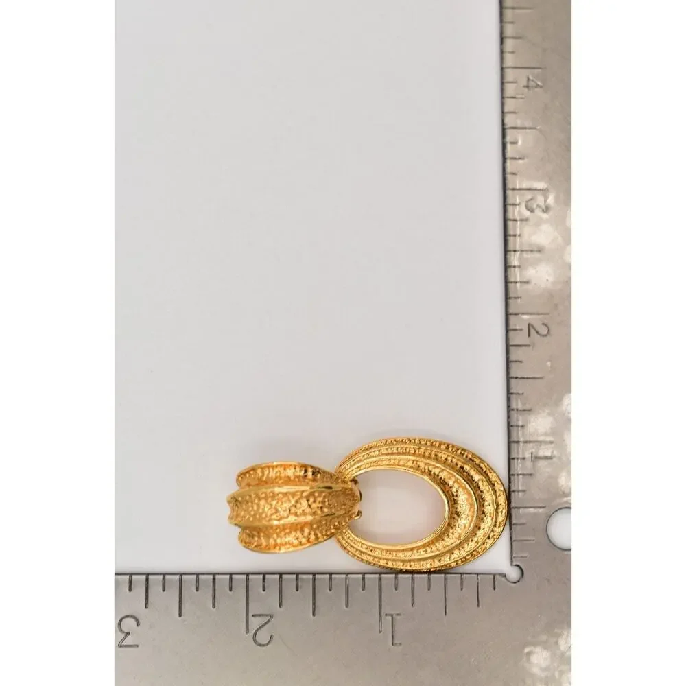 Avon Vintage Chunky Clip On Earrings Textured Dangle Gold Knocker Signed BinBK